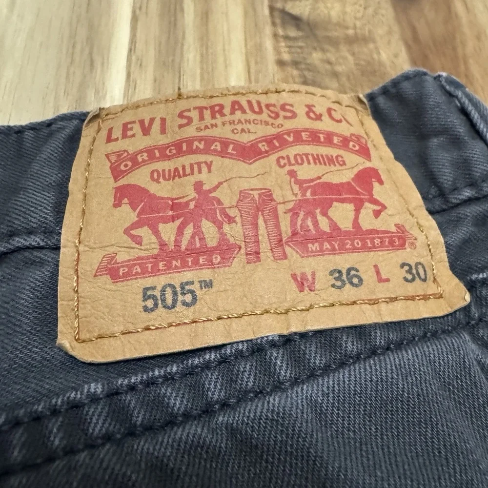 Levis preowned no